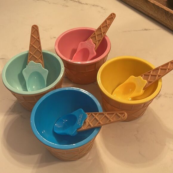 Museum of Ice Cream Bowl and Spoon Set (4) - Picture 3 of 4